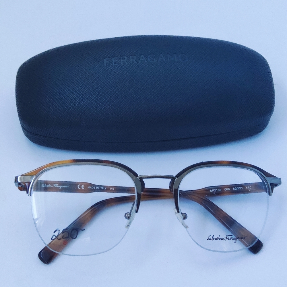 New. Salvatore Ferragamo Italian Made Unisex Eyeglasses Frame. 52-21 140.